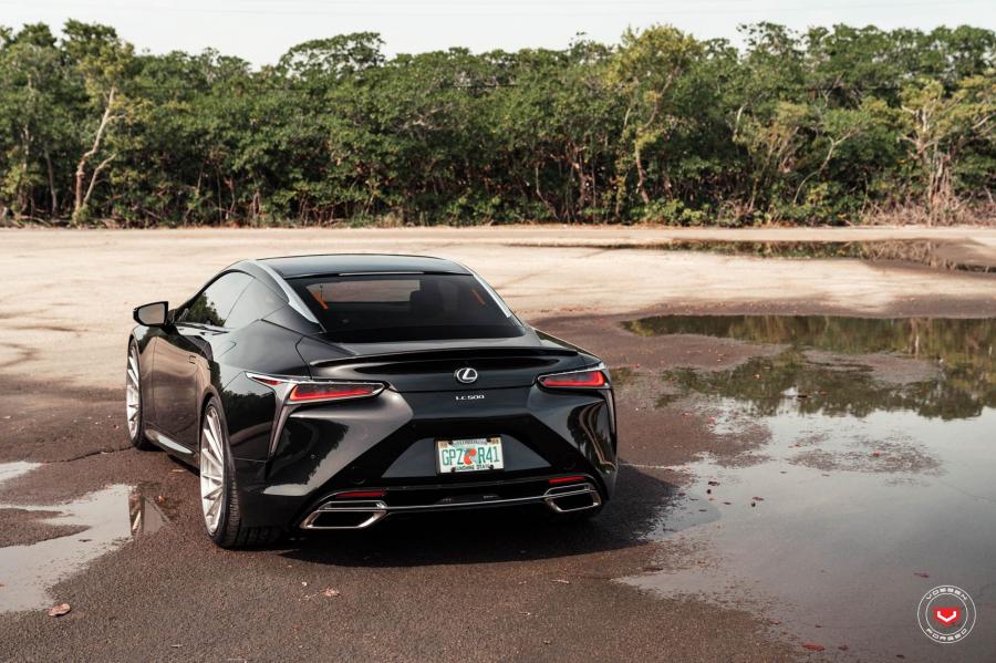  Lexus LC500 Obsidian on Vossen Wheels (VPS-305T) 2019 года  (фото 8 из 18)